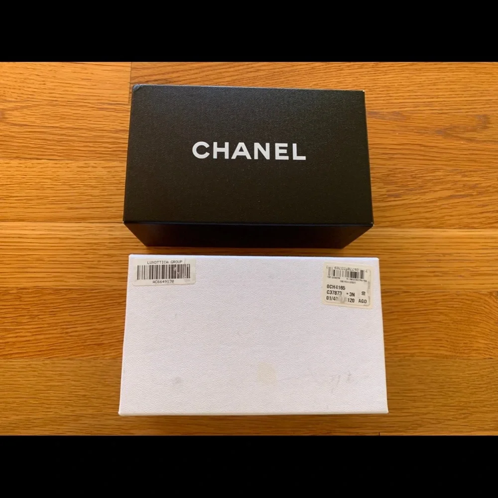 Authentic CHANEL Black White Gift Empty Sunglass Box 7”×4”×3”
